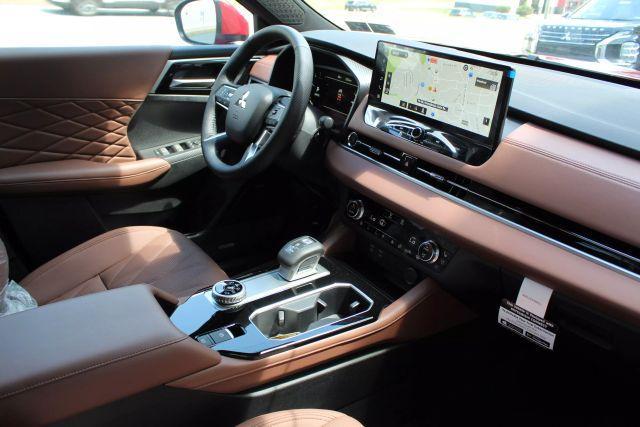 new 2025 Mitsubishi Outlander car, priced at $42,945