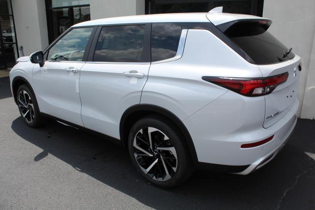 new 2024 Mitsubishi Outlander car, priced at $30,015