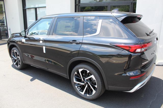 new 2024 Mitsubishi Outlander car, priced at $30,015