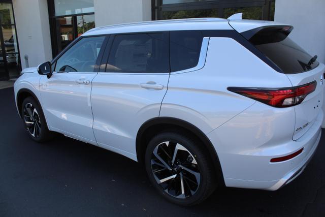 new 2024 Mitsubishi Outlander car, priced at $34,665