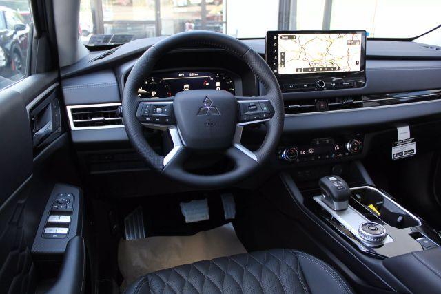 new 2025 Mitsubishi Outlander car, priced at $39,155