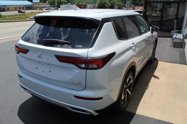 new 2024 Mitsubishi Outlander car, priced at $30,095