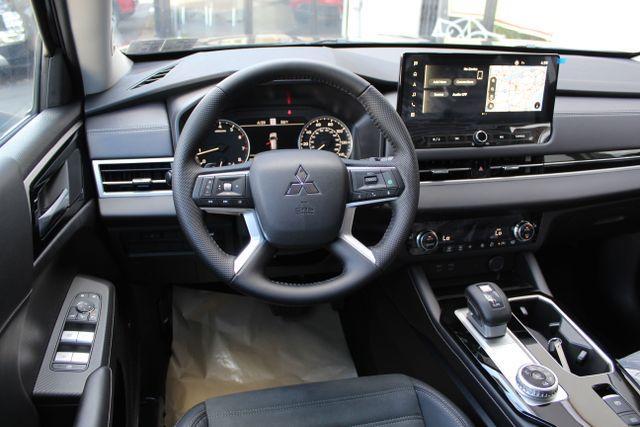 new 2025 Mitsubishi Outlander car, priced at $34,385