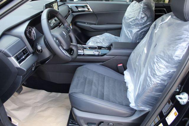new 2025 Mitsubishi Outlander car, priced at $34,385