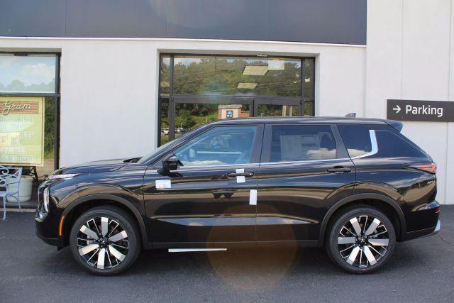 new 2025 Mitsubishi Outlander car, priced at $34,385