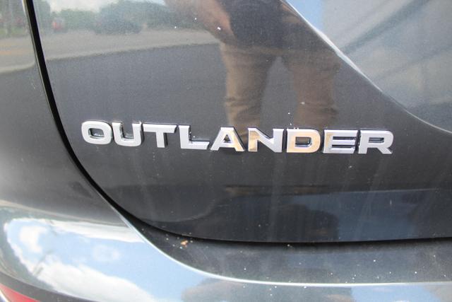 new 2024 Mitsubishi Outlander car, priced at $32,025