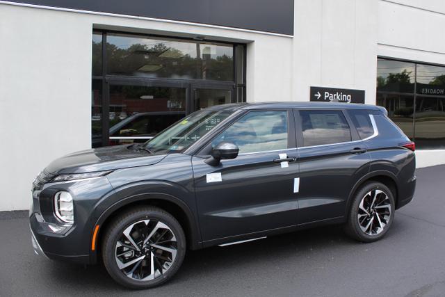 new 2024 Mitsubishi Outlander car, priced at $32,025