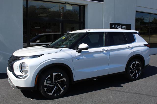 new 2025 Mitsubishi Outlander PHEV car, priced at $37,205