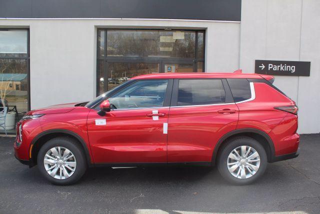 new 2025 Mitsubishi Outlander car, priced at $31,800