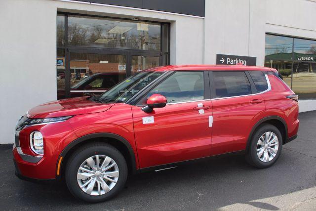 new 2025 Mitsubishi Outlander car, priced at $31,800