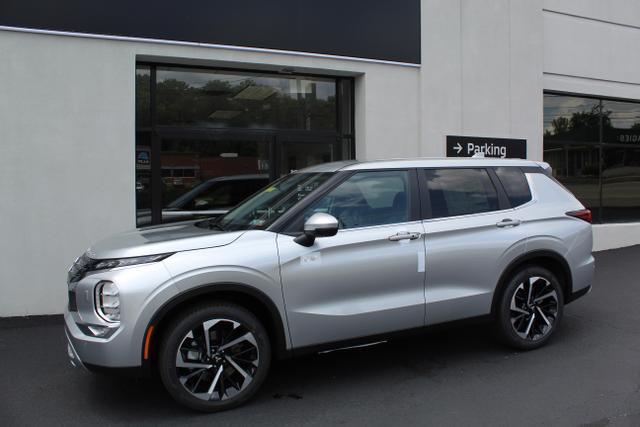 new 2024 Mitsubishi Outlander car, priced at $29,420