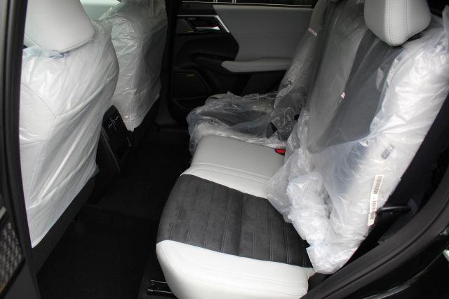 new 2025 Mitsubishi Outlander car, priced at $37,585