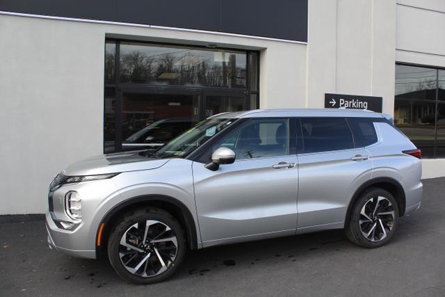 used 2024 Mitsubishi Outlander car, priced at $31,493