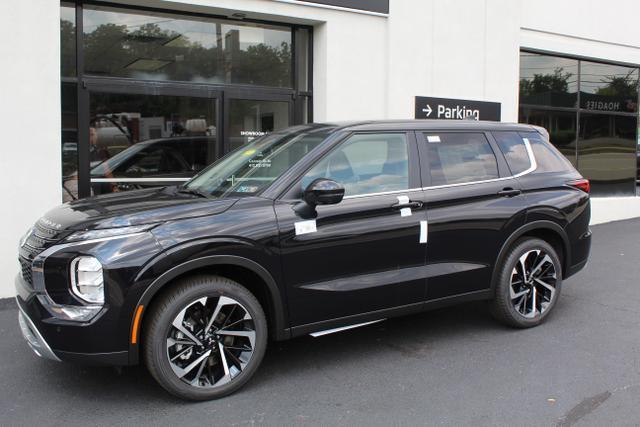 new 2024 Mitsubishi Outlander car, priced at $35,420