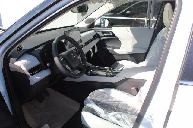 new 2025 Mitsubishi Outlander car, priced at $37,810