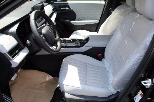 new 2025 Mitsubishi Outlander car, priced at $42,590