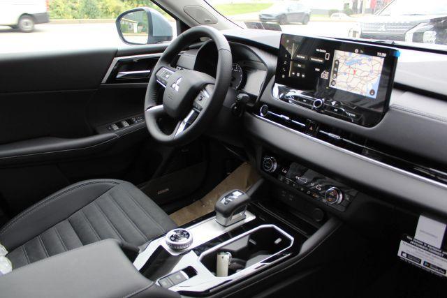new 2025 Mitsubishi Outlander car, priced at $34,185