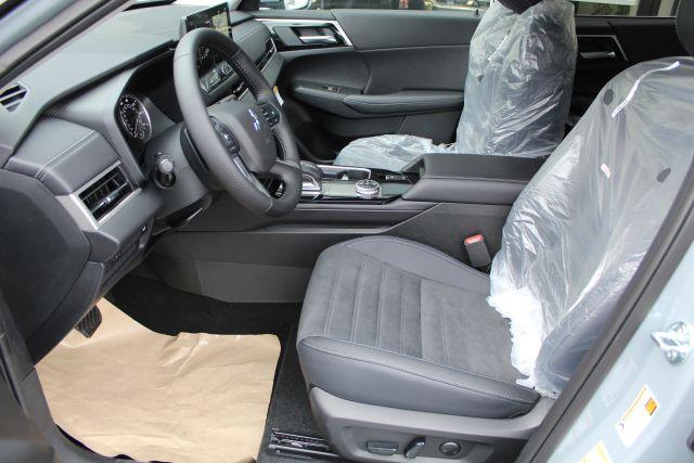 new 2025 Mitsubishi Outlander car, priced at $34,185