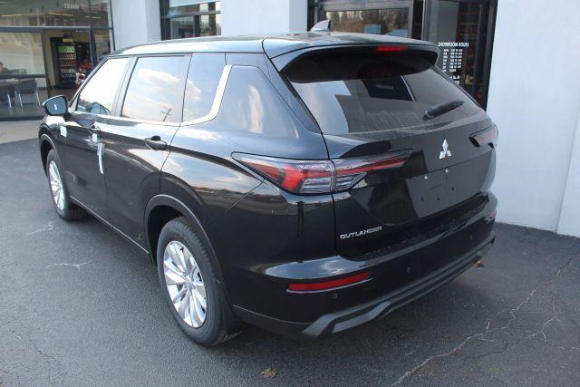 new 2025 Mitsubishi Outlander car, priced at $31,800