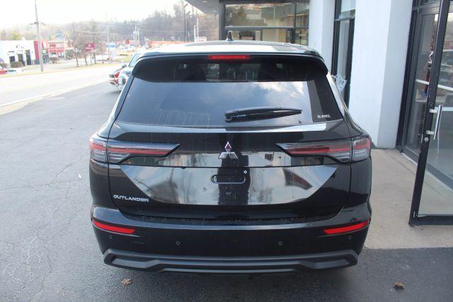 new 2025 Mitsubishi Outlander car, priced at $31,800