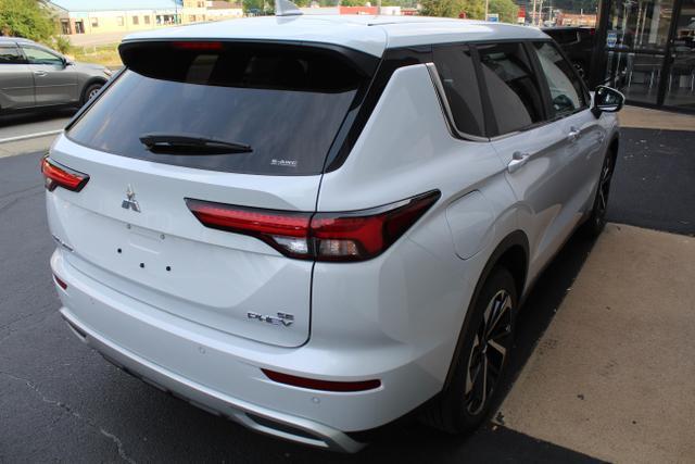 new 2024 Mitsubishi Outlander car, priced at $30,015