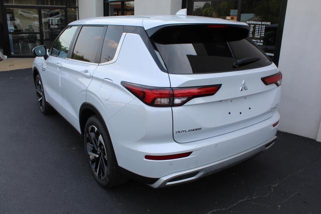 new 2024 Mitsubishi Outlander car, priced at $30,015