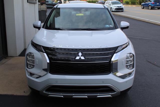 new 2024 Mitsubishi Outlander car, priced at $30,015