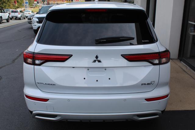 new 2024 Mitsubishi Outlander car, priced at $30,015