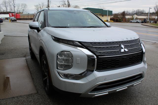 new 2024 Mitsubishi Outlander car, priced at $30,015