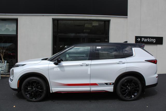 new 2024 Mitsubishi Outlander car, priced at $32,200