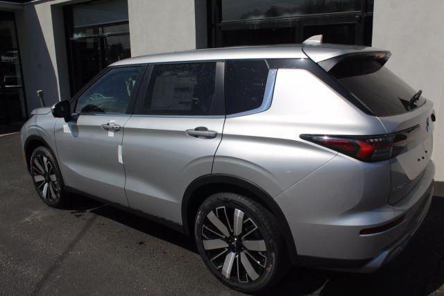 new 2025 Mitsubishi Outlander car, priced at $37,215