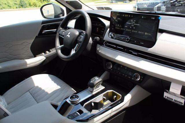 new 2025 Mitsubishi Outlander car, priced at $42,590