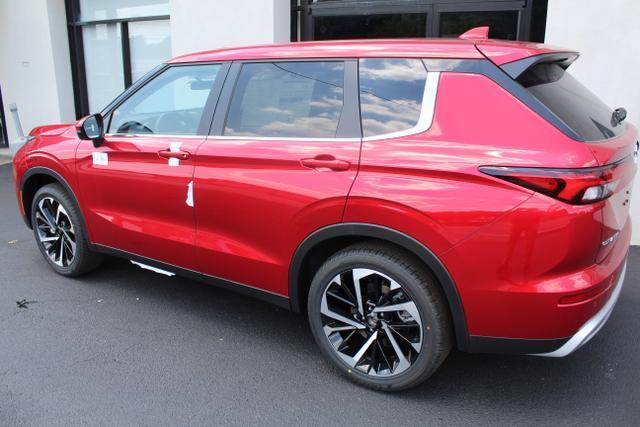 new 2024 Mitsubishi Outlander car, priced at $30,015