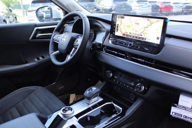 new 2025 Mitsubishi Outlander car, priced at $34,030