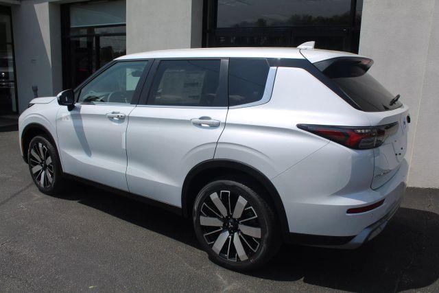 new 2025 Mitsubishi Outlander car, priced at $34,625