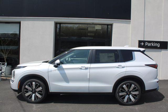 new 2025 Mitsubishi Outlander car, priced at $34,625
