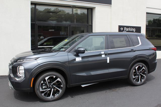 new 2024 Mitsubishi Outlander car, priced at $32,070