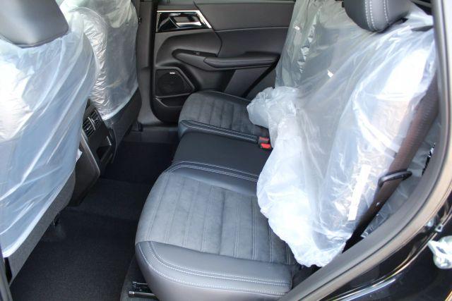 new 2025 Mitsubishi Outlander car, priced at $33,635
