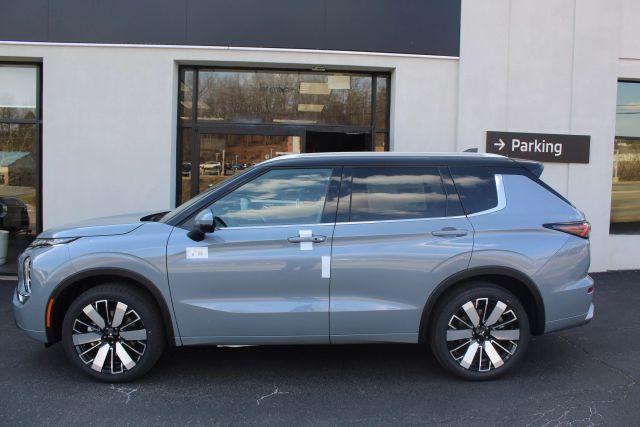 new 2025 Mitsubishi Outlander car, priced at $42,605
