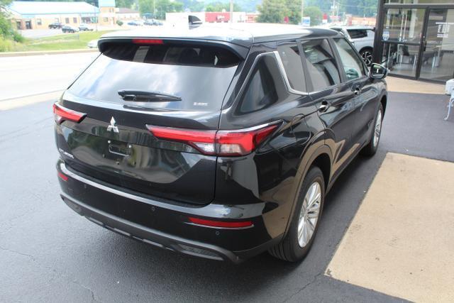 new 2024 Mitsubishi Outlander car, priced at $28,895