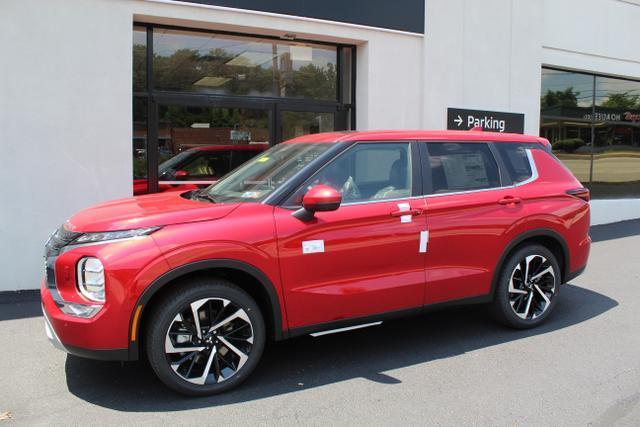 new 2024 Mitsubishi Outlander car, priced at $32,460