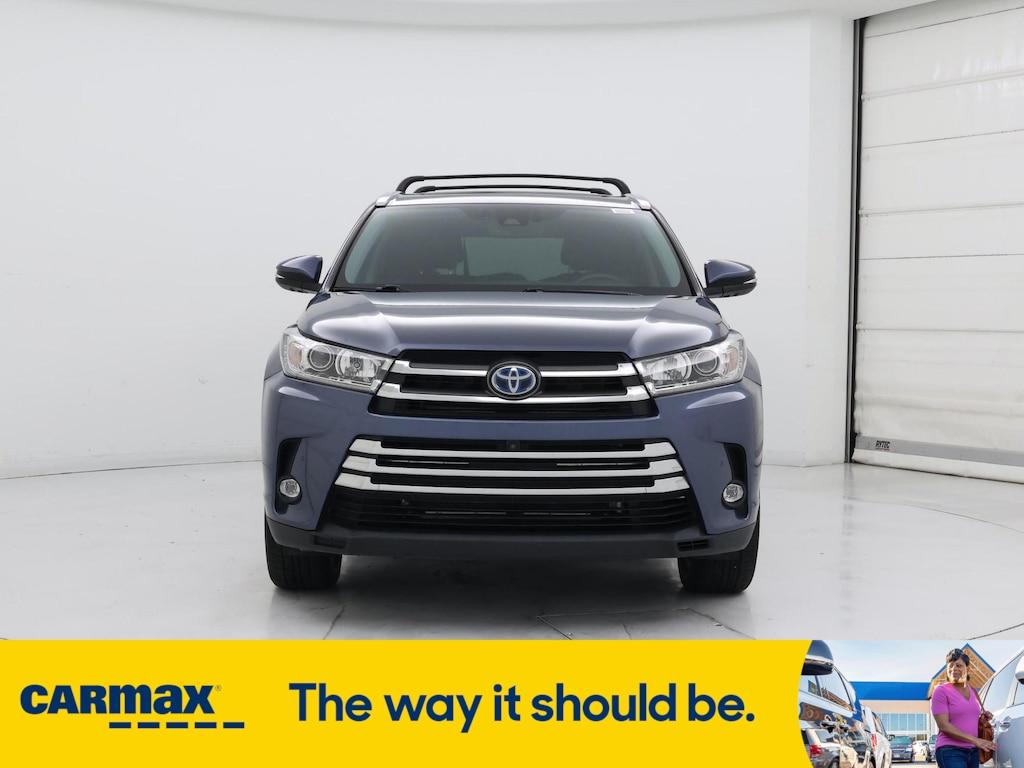 used 2019 Toyota Highlander Hybrid car, priced at $38,998