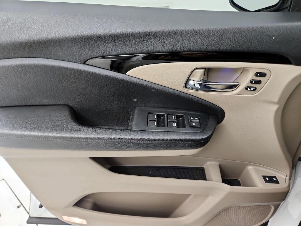 used 2021 Honda Pilot car, priced at $30,998