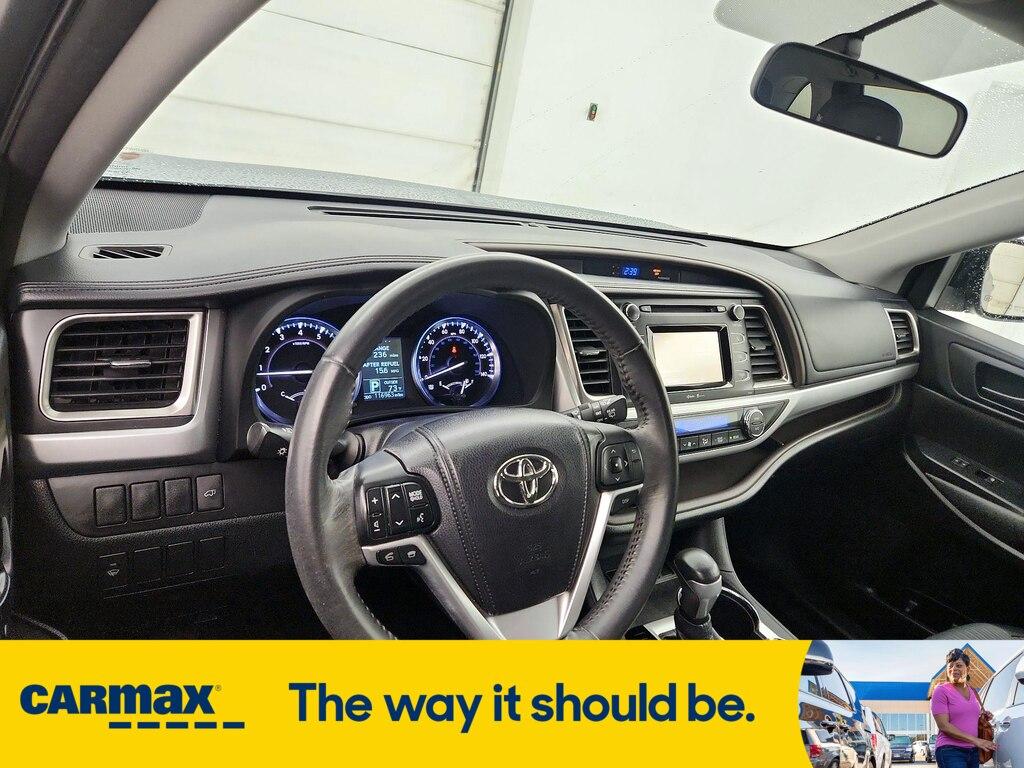 used 2015 Toyota Highlander car, priced at $17,998