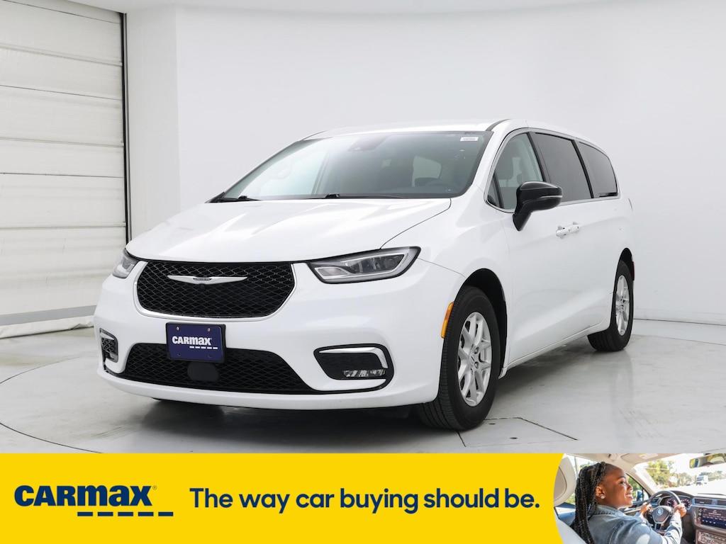 used 2024 Chrysler Pacifica car, priced at $38,998