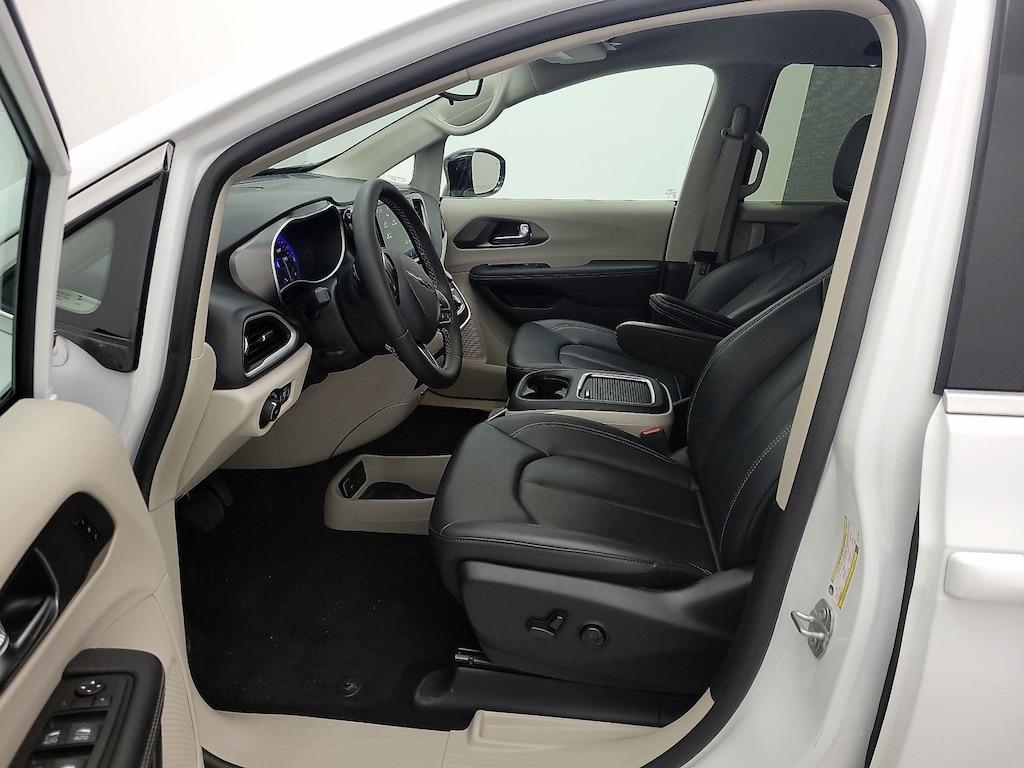 used 2024 Chrysler Pacifica car, priced at $38,998