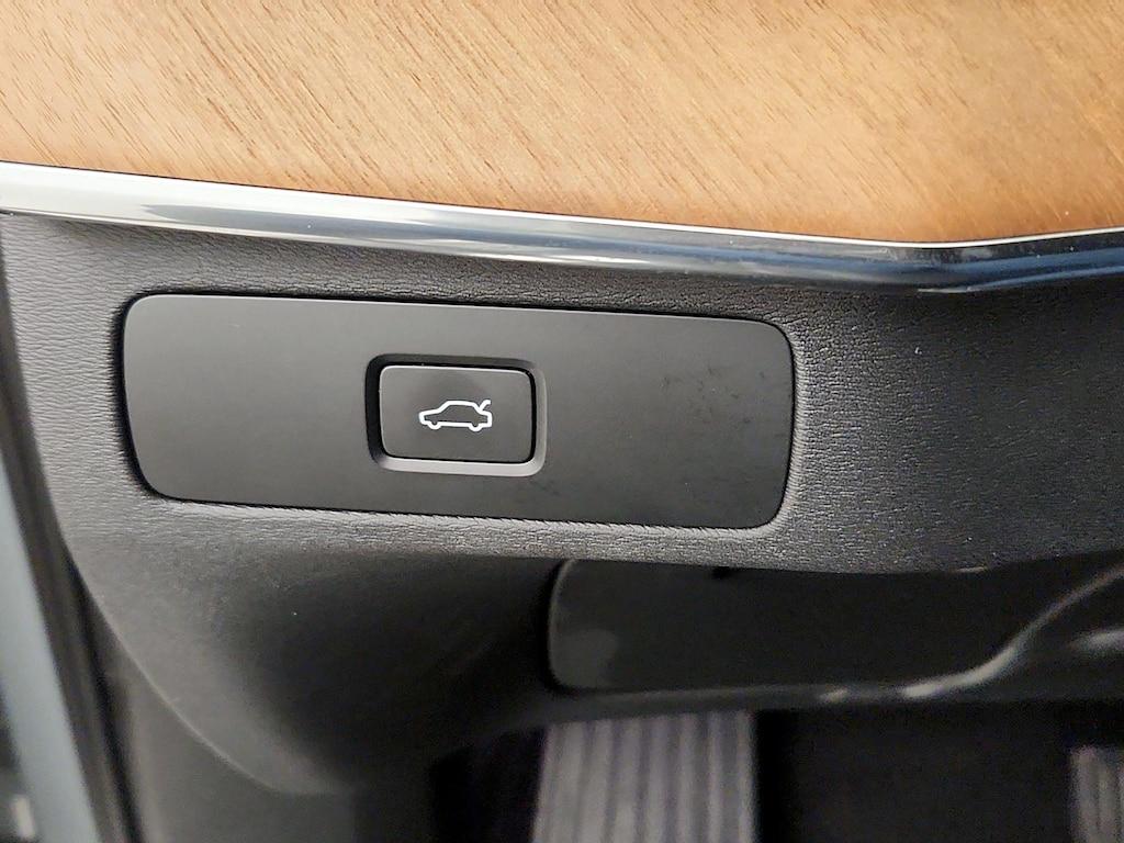 used 2024 Volvo XC90 car, priced at $42,998