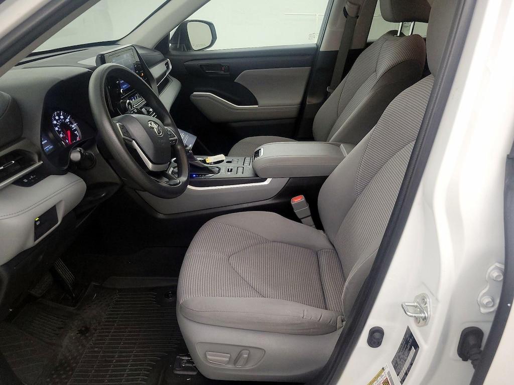 used 2022 Toyota Highlander car, priced at $32,998