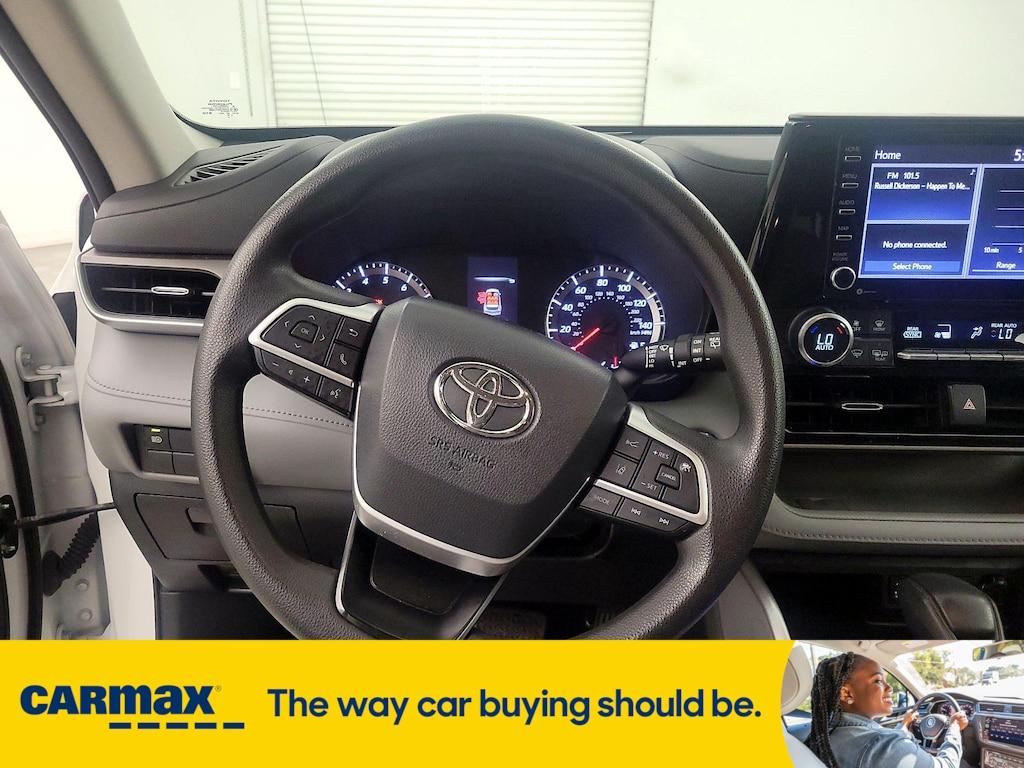 used 2022 Toyota Highlander car, priced at $32,998