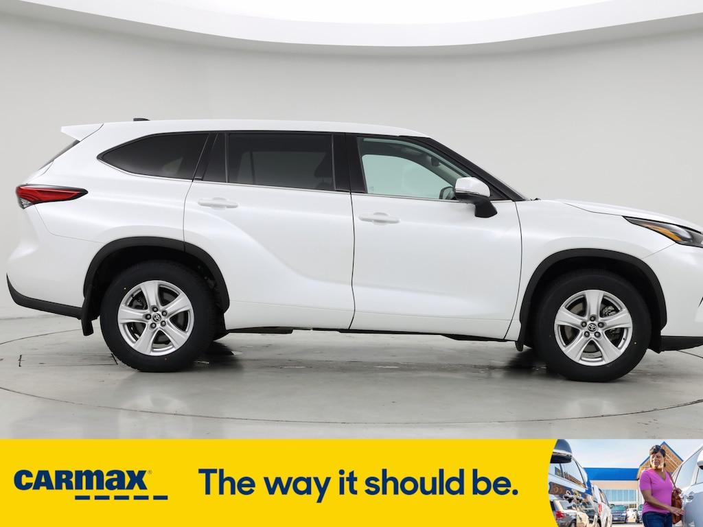 used 2022 Toyota Highlander car, priced at $32,998